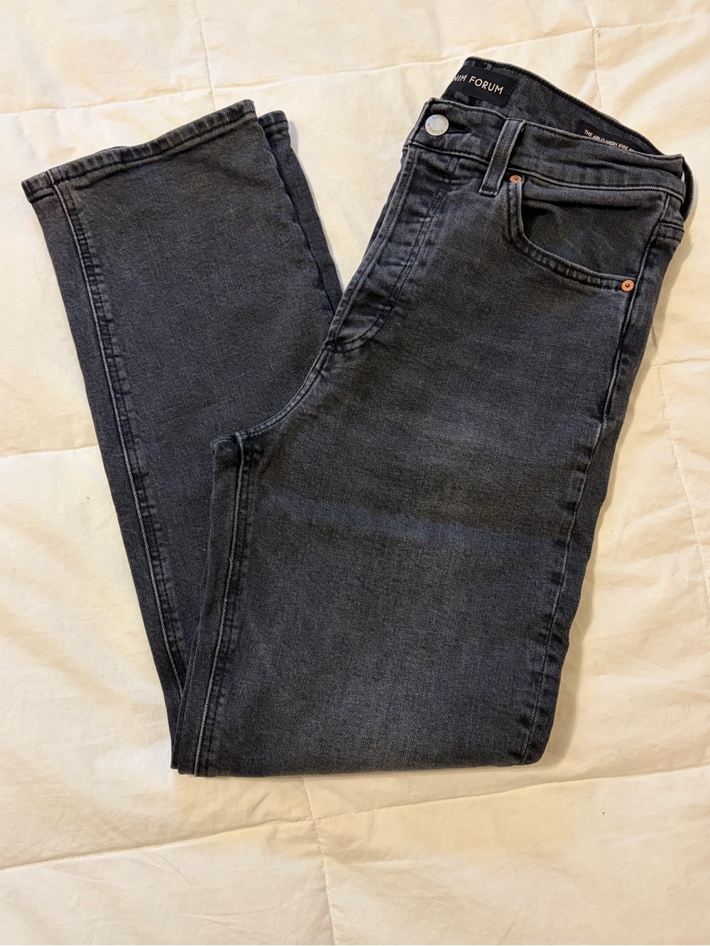 DENIM FORUM- size 29 "The Arlo" High Rise Straight jeans